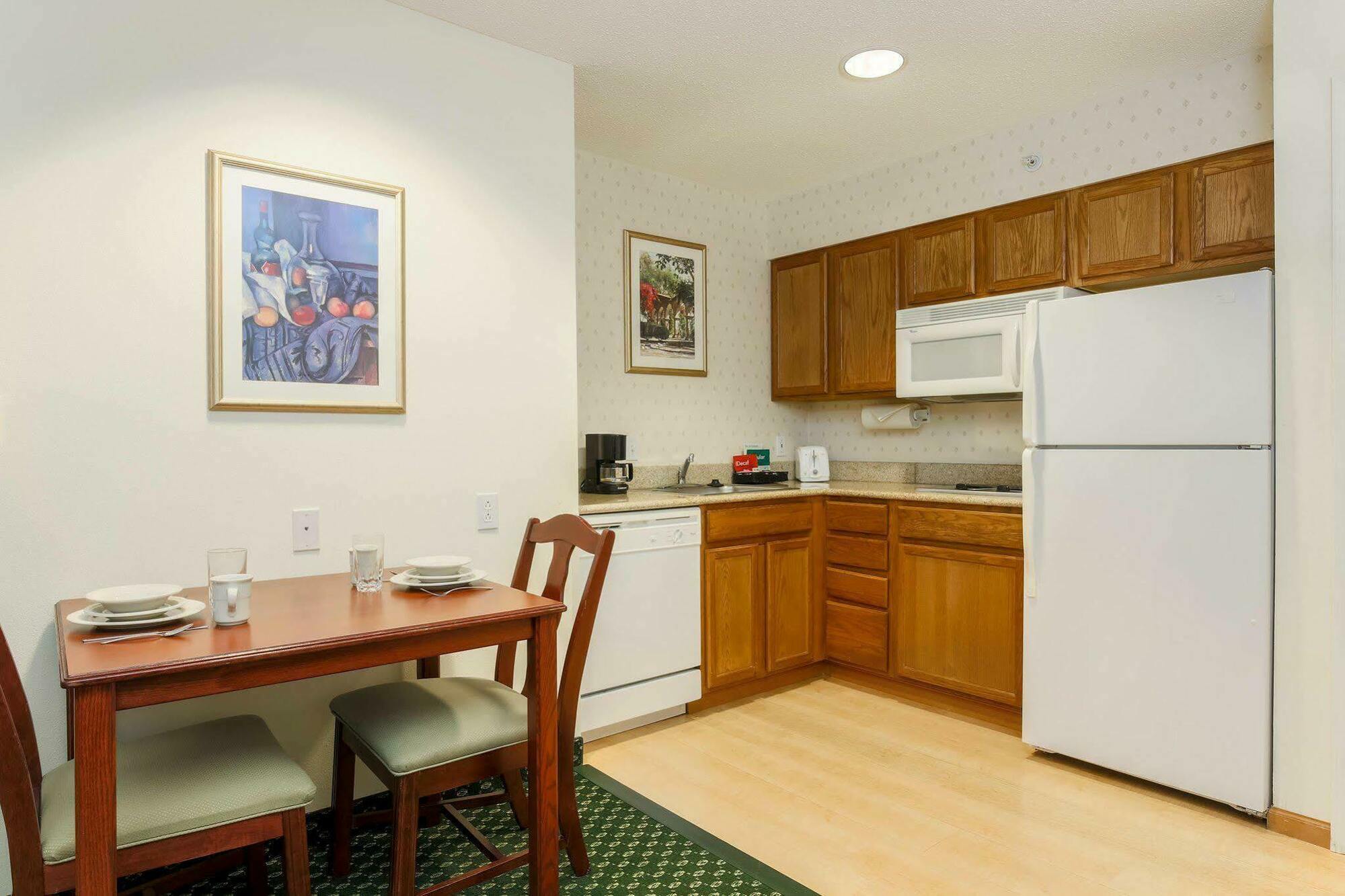 Hotel Homewood By Hilton Providence-warwick 3*